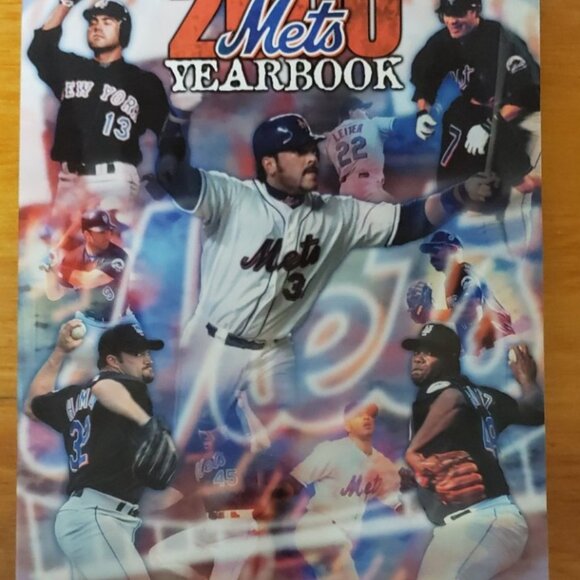 LOT OF 5 NEW YORK METS BASEBALL YEARBOOKS 1993-94 2000-07-08 - Picture 4 of 6